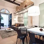 Cathedral Apartment *